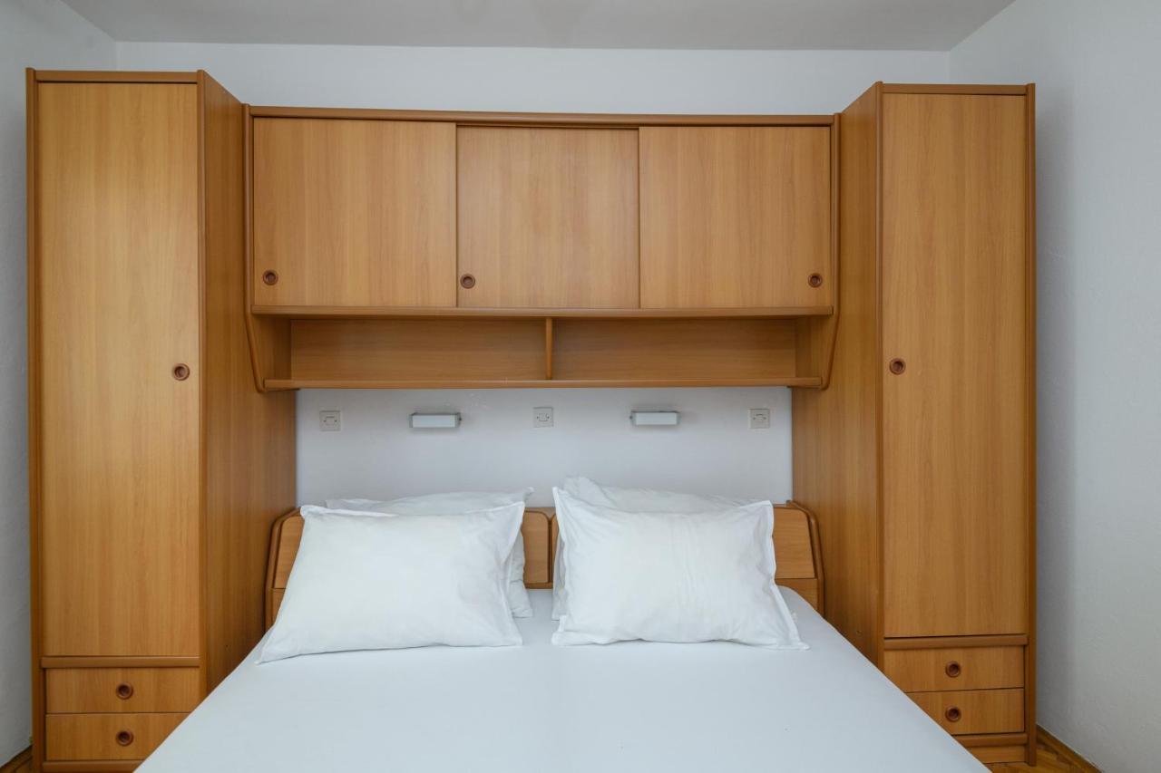 Apartment Mario - Veliki Stan Za Odmor - Terasa- Vrt - Bazen - Pogled More, Izoliran Orasac Esterno foto