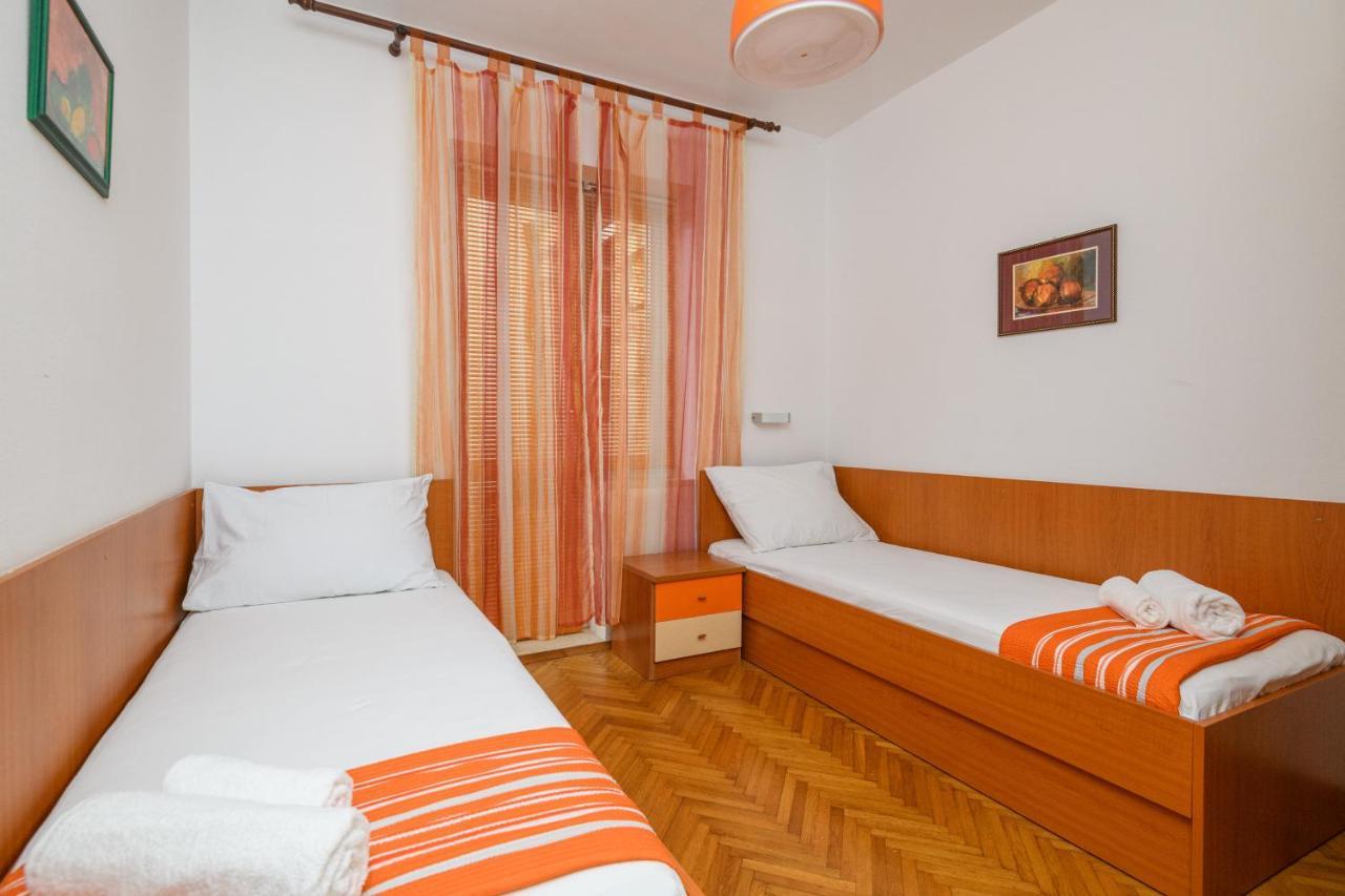 Apartment Mario - Veliki Stan Za Odmor - Terasa- Vrt - Bazen - Pogled More, Izoliran Orasac Esterno foto
