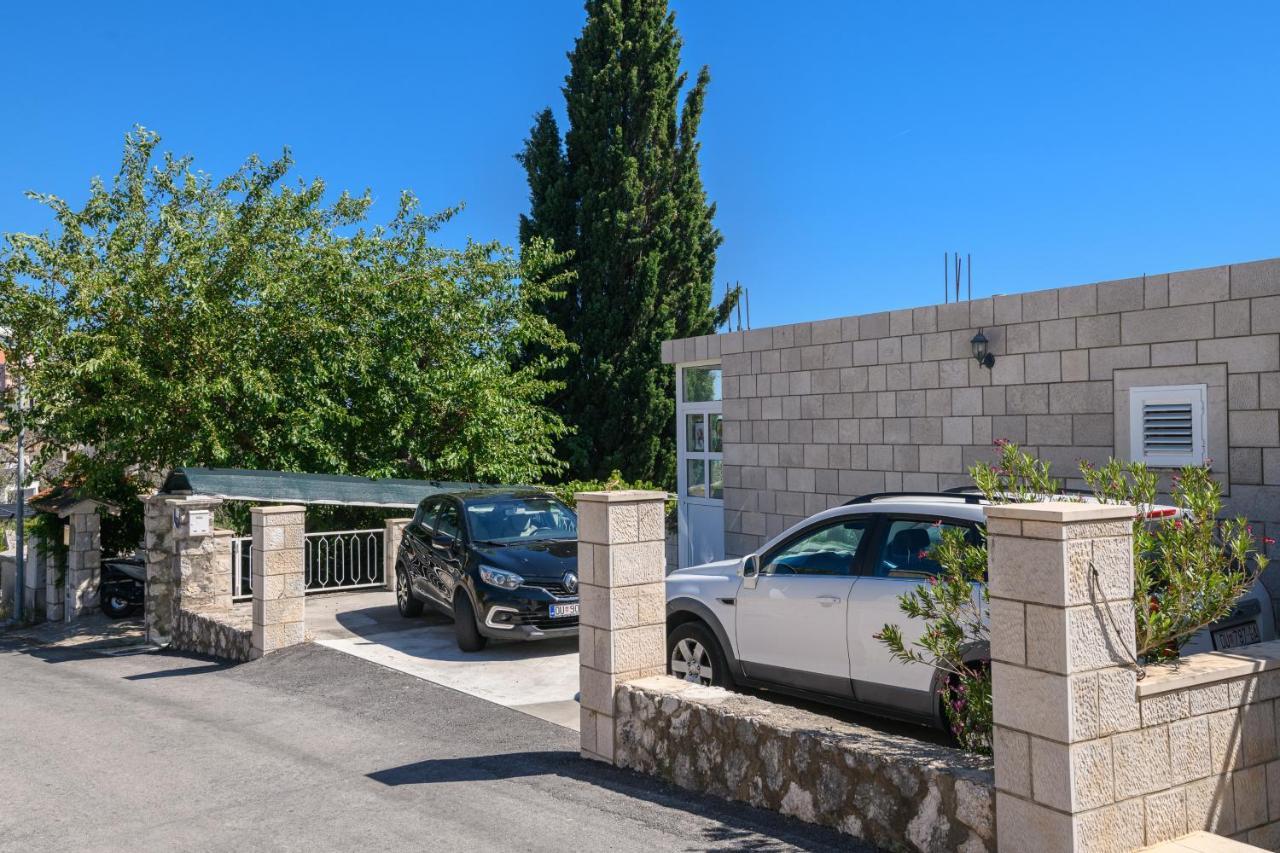 Apartment Mario - Veliki Stan Za Odmor - Terasa- Vrt - Bazen - Pogled More, Izoliran Orasac Esterno foto